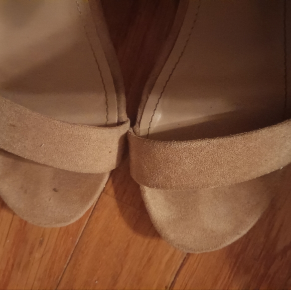 A pair of Aldo heels - Picture 8 of 9